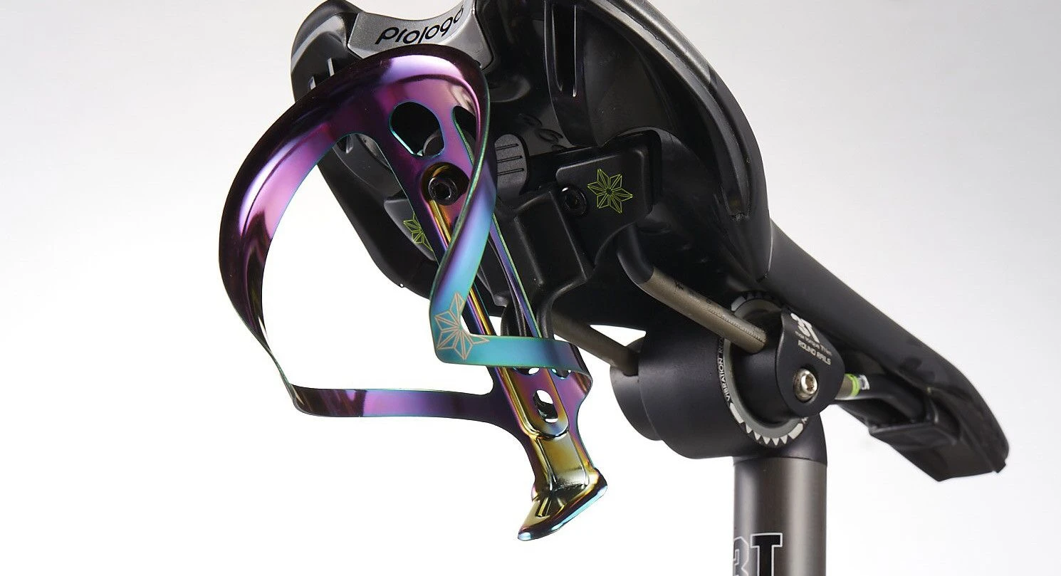 Supacaz Bottle Holder Fly Ano Oil Slick 3 Supacaz Bottle Holder Fly Ano Oil Slick - Image 3