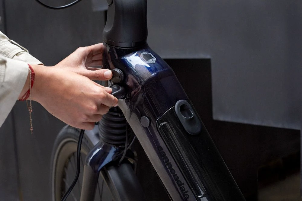 Cannondale Mavaro Neo 4 Electric City Bike Shimano Nexus 8S Belt 625 Wh 700 Mm Midnight Blue 7 Cannondale Mavaro Neo 4 Electric City Bike Shimano Nexus 8S Belt 625 Wh 700 Mm Midnight Blue - Image 7