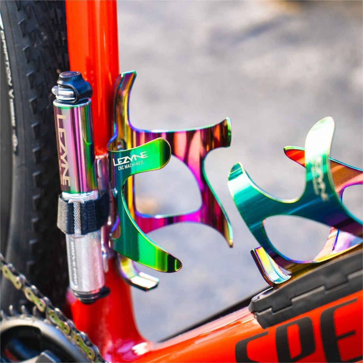 Lezyne Pocket Drive Pro Hand Pump (Max 160 Psi / 11 Bar) Neo Metal / Black 3 Lezyne Pocket Drive Pro Hand Pump (Max 160 Psi / 11 Bar) Neo Metal / Black - Image 3