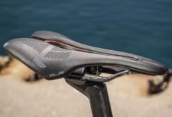 Selle Italia SLR Boost Kit Carbonio Superflow Saddle Black -Component Bike Gear 19153246001a5bf5f60f9.92681701
