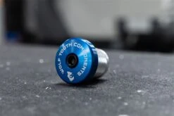 Wolf-tooth Wolf Tooth Compression Plug With Integrated Spacer Stem Cap 1 1/8'' Blue -Component Bike Gear 206729060c229a88f4e55.21762413