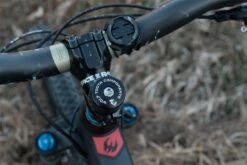 Wolf-tooth Wolf Tooth Compression Plug With Integrated Spacer Stem Cap 1 1/8'' Black 7 Wolf-tooth Wolf Tooth Compression Plug With Integrated Spacer Stem Cap 1 1/8'' Black -Component Bike Gear 206739360c22a425abe54.81049991