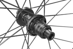 Dt-swiss DT Swiss ERC 1400 Dicut 650b 35 Mm Wheelset | 12x100 - 12x142 Mm | Center Lock | 2022 -Component Bike Gear 219881461e6a3fc58d3d7.07381522