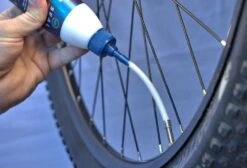 SQUIRT Seal Preventive Bottle 150ml -Component Bike Gear 5c46ec578e0a8