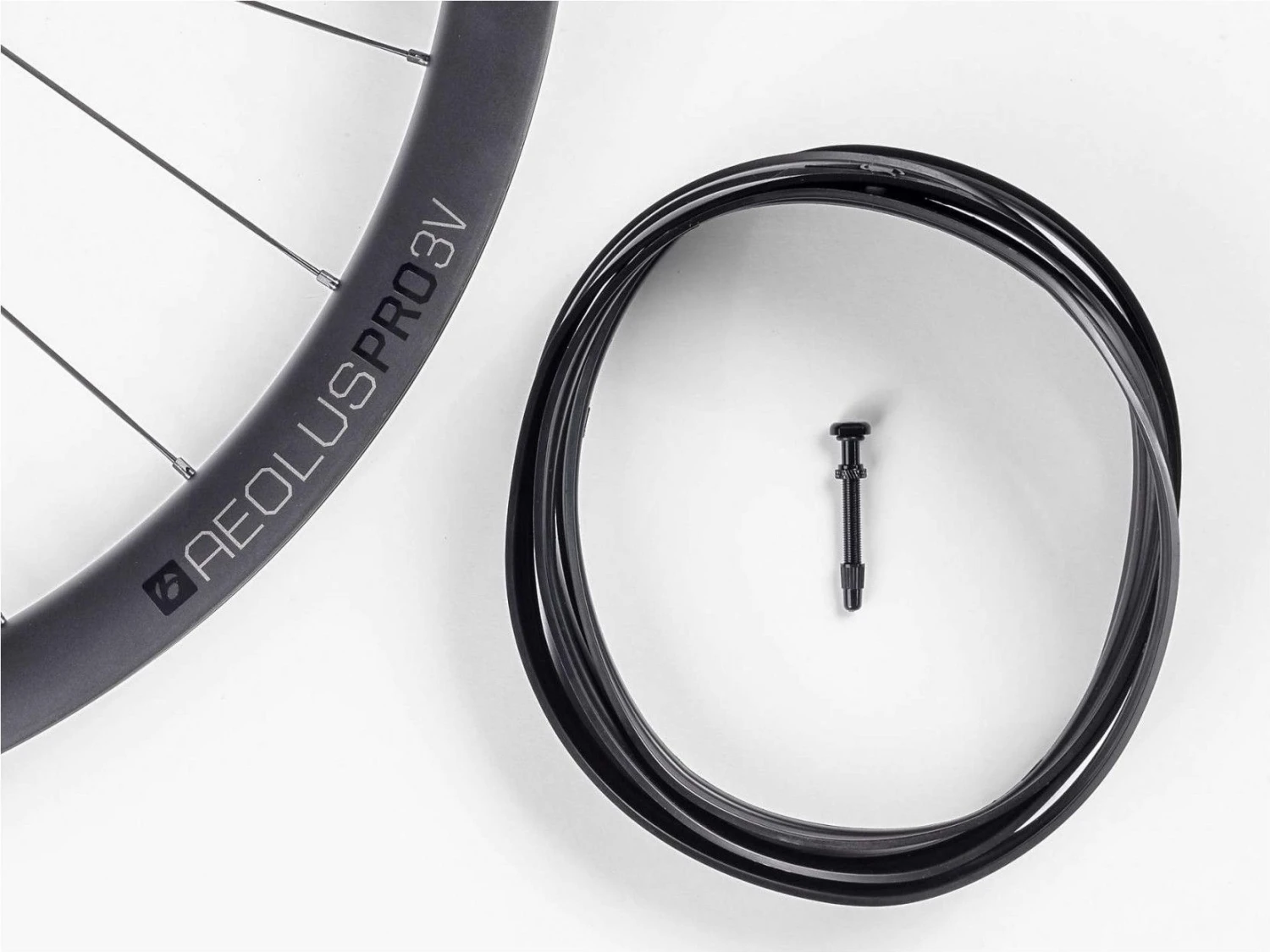 Bontrager Aeolus Pro 3S Tubeless Ready Disc Front Wheel | 12x100mm 2019 4 Bontrager Aeolus Pro 3S Tubeless Ready Disc Front Wheel | 12x100mm 2019 - Image 4